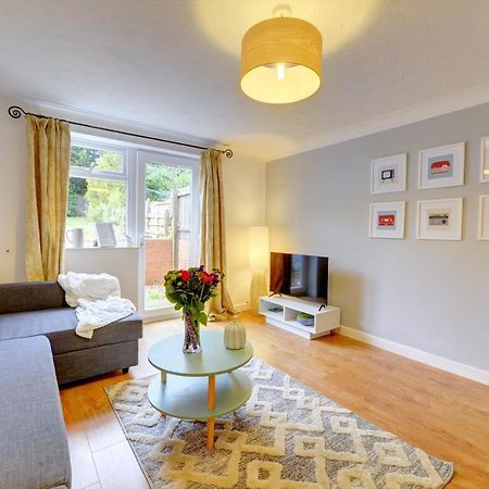Modern 2 Bed House Sleeps 6 Southam Town Centre - Inspire Homes Ltd Eksteriør billede