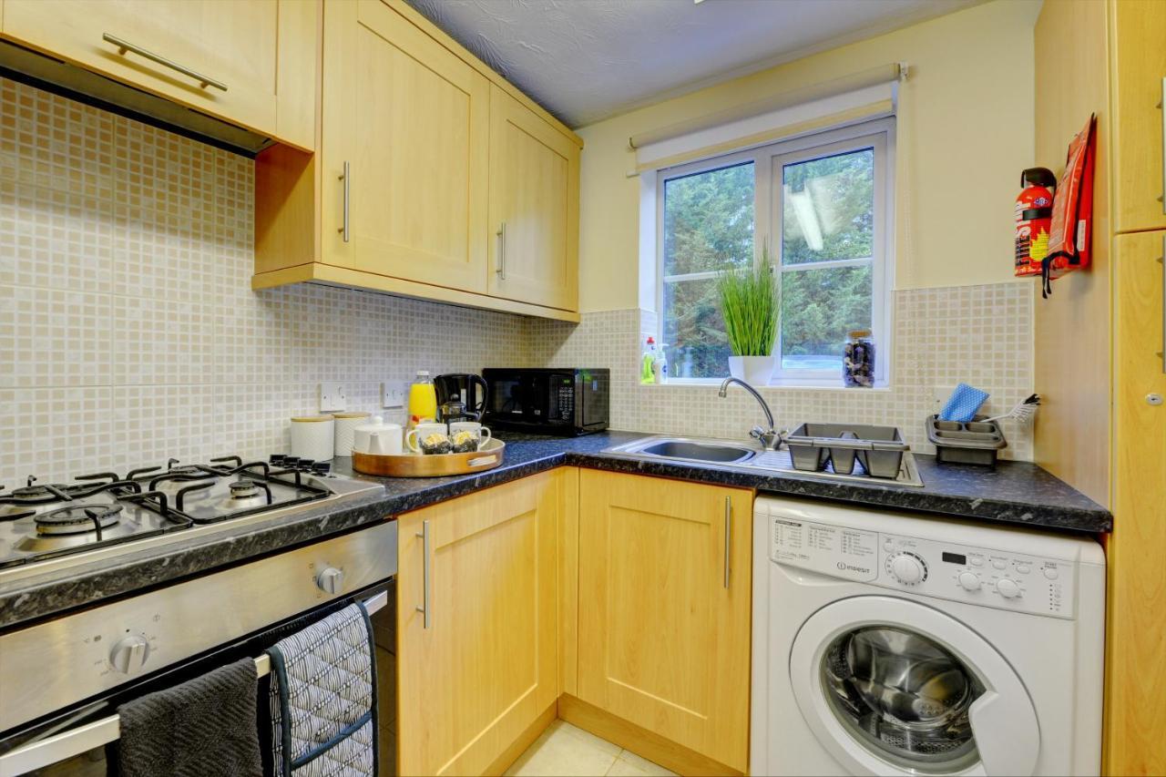 Modern 2 Bed House Sleeps 6 Southam Town Centre - Inspire Homes Ltd Eksteriør billede